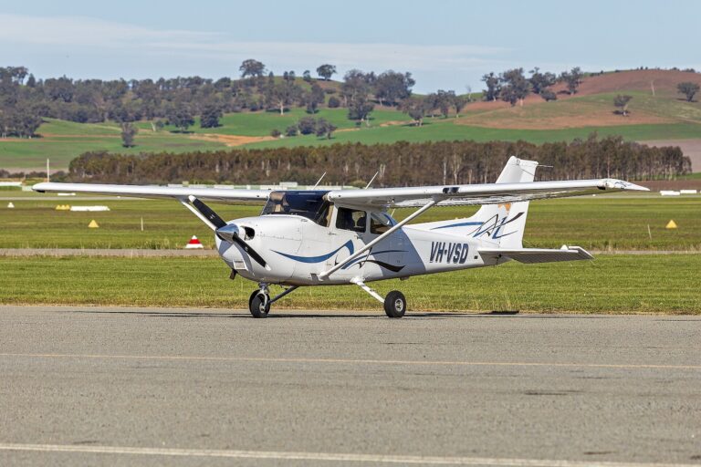 Cessna 172 Cost Breakdown: What Pilots Really Pay