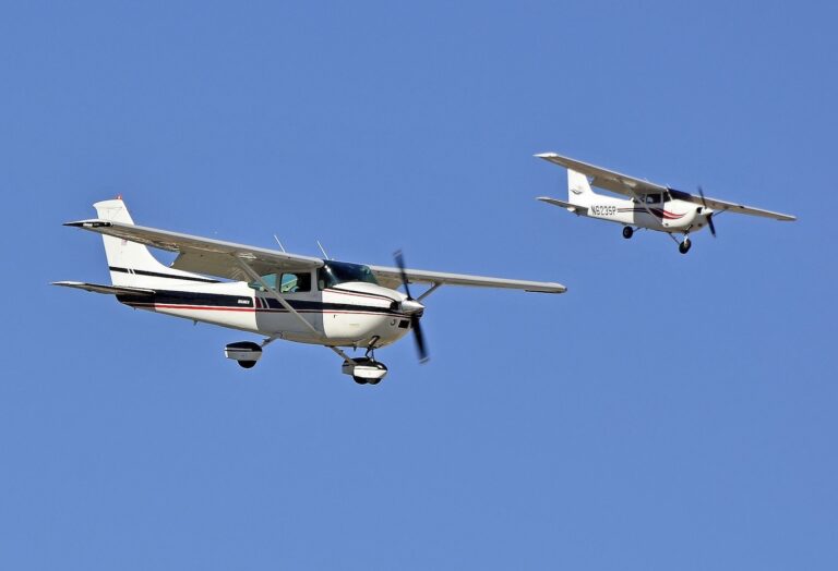 Cessna Course Tracking Explained: How Pilots Stay on Route